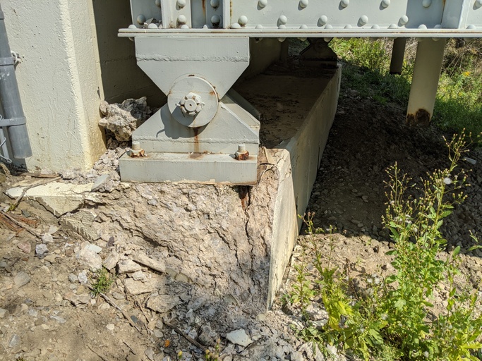 Wheeling & Lake Erie Over I-71 Abutment Rehabilitation - Montville Township - Structures project for ODOT District 3
